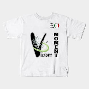 Dynamic Italy Football Player Pose V2-8 Kids T-Shirt